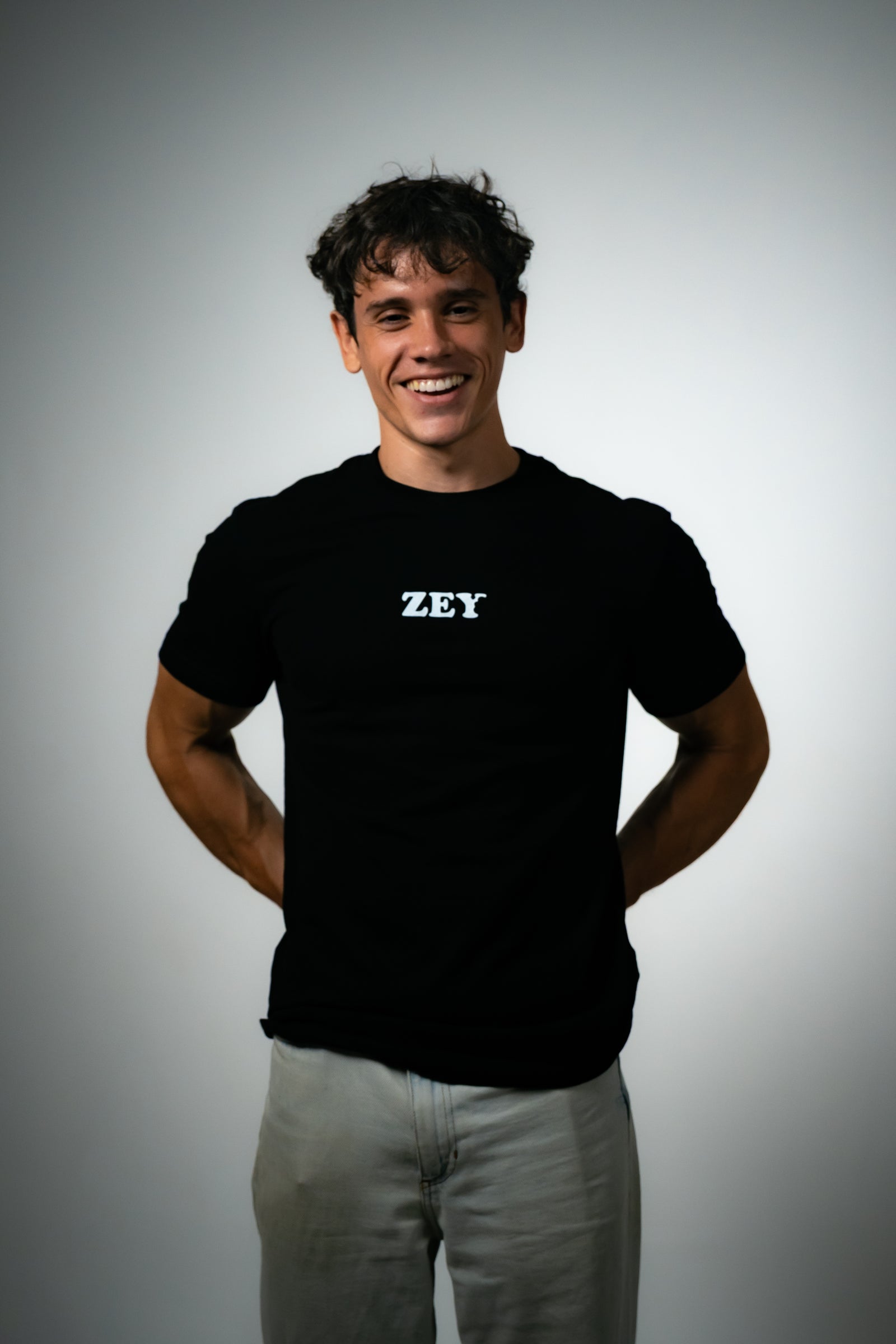 Signature Tee - ZEY