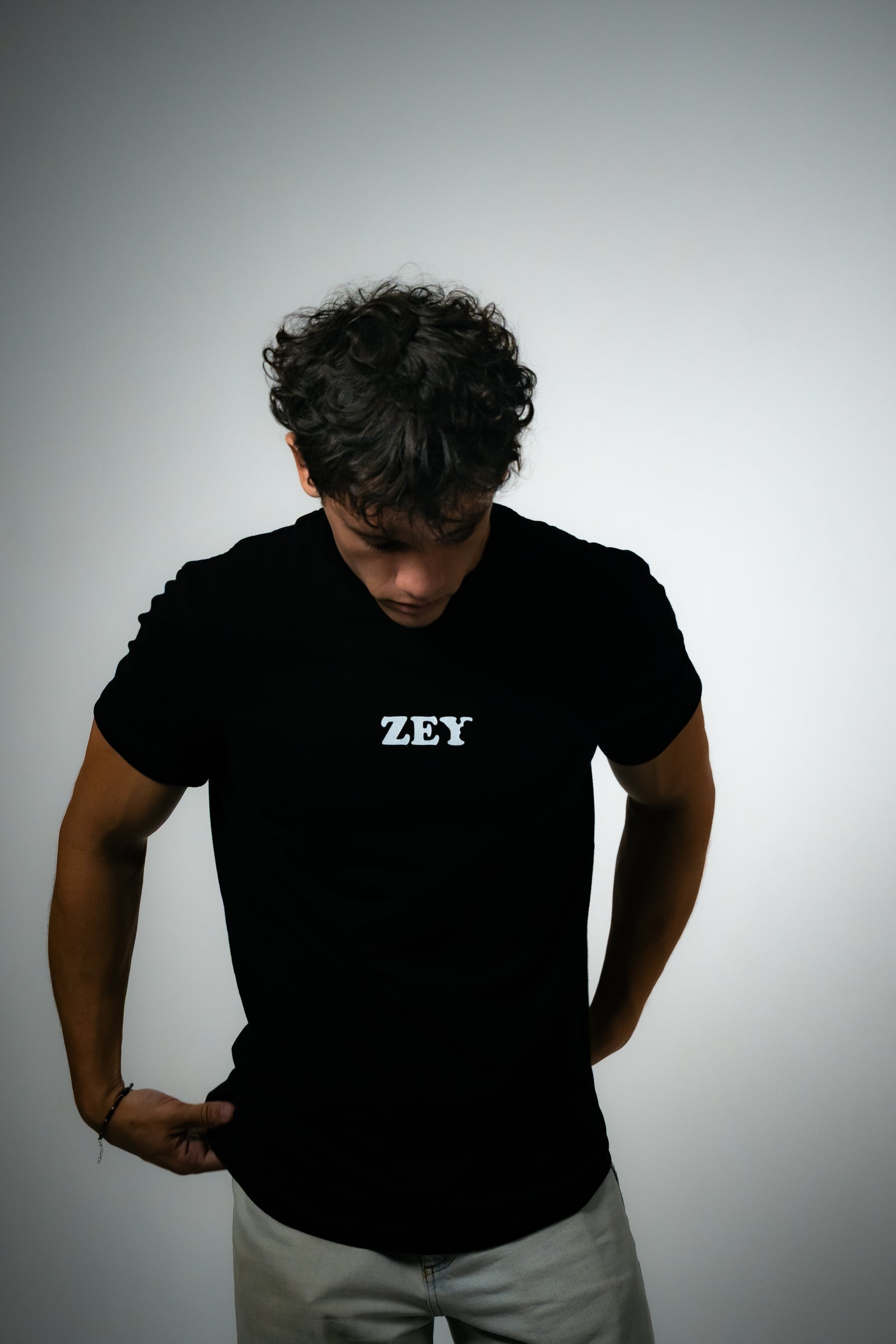 Signature Tee - ZEY